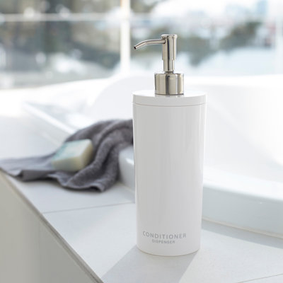 Yamazaki Home Conditioner Distributeur - Pompe à bouteille contemporaine pour douche, 16,9 oz. Fluide, hermétique