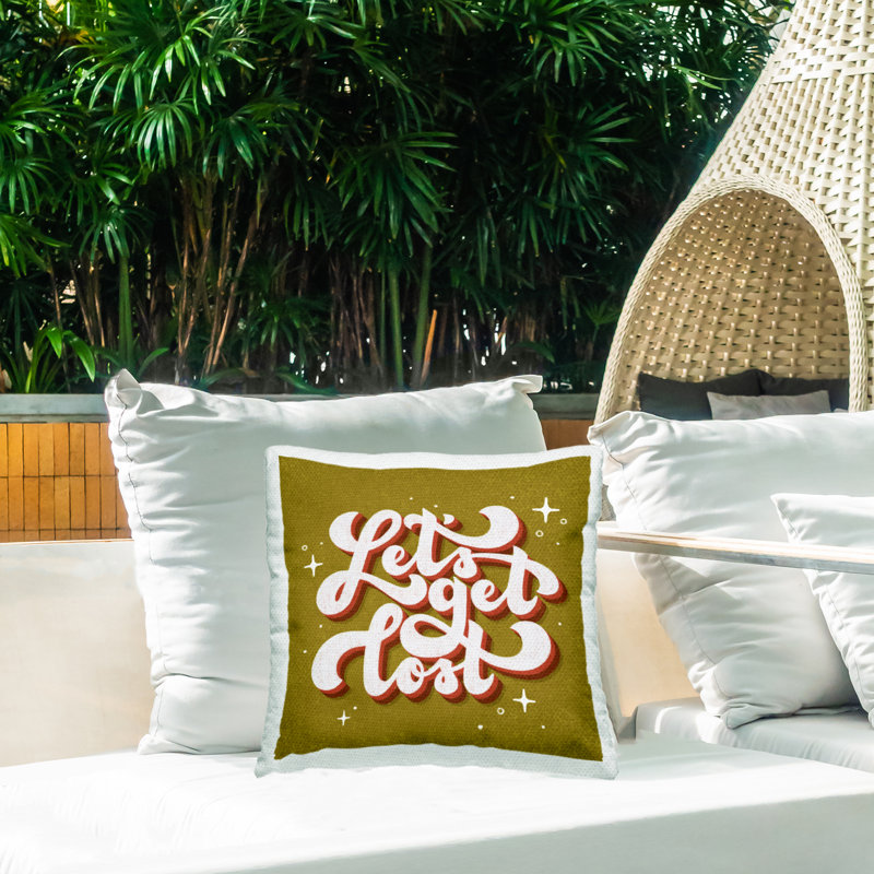 Coussin d'extérieur imprimé Let's Get Retro Design par Sarah Hickman