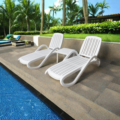 Chaise longue de piscine blanche moderne avec conception réglable