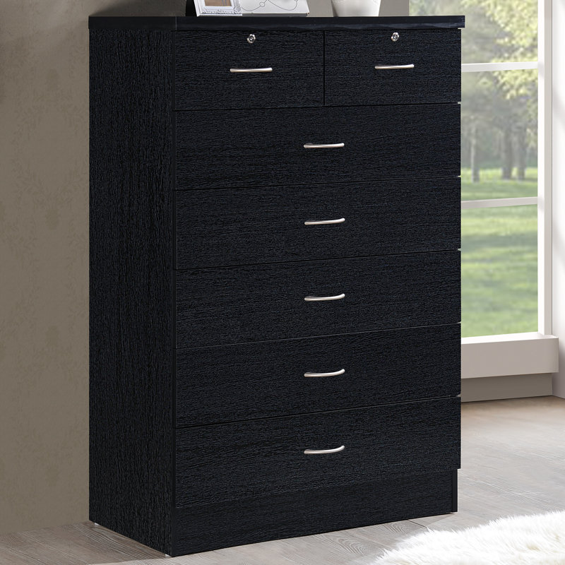 Willma 7 Drawer 31.5" W Chest, Black