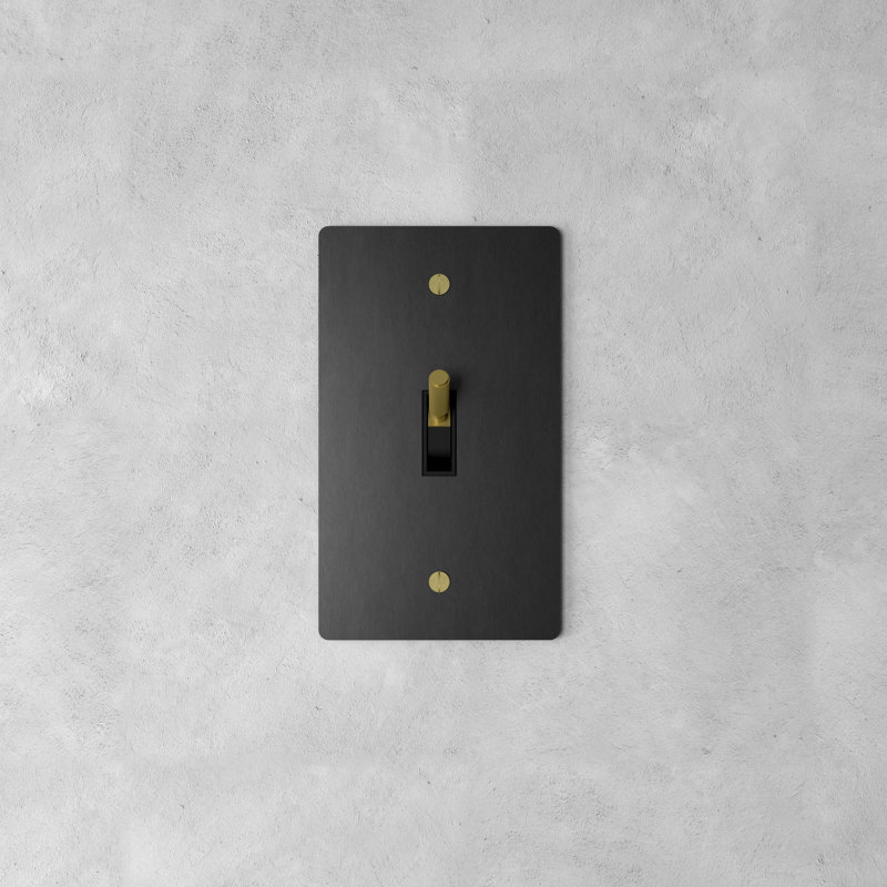 Interrupteur à bascule Ozarke, 3 Gang 2 Way, Night Black with Brass