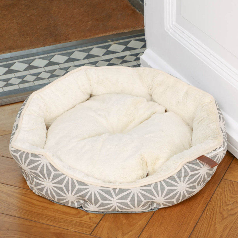 Haney Geometric Polyester Pet Bed