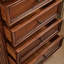 Armoire d'appoint en noyer massif