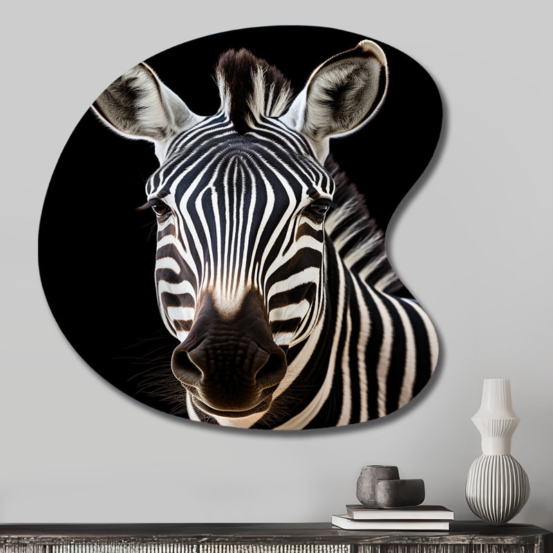 «Striking Zebra Patterns IV» - art mural asymétrique en forme de goutte de zèbre, H 27 po x l 27 po