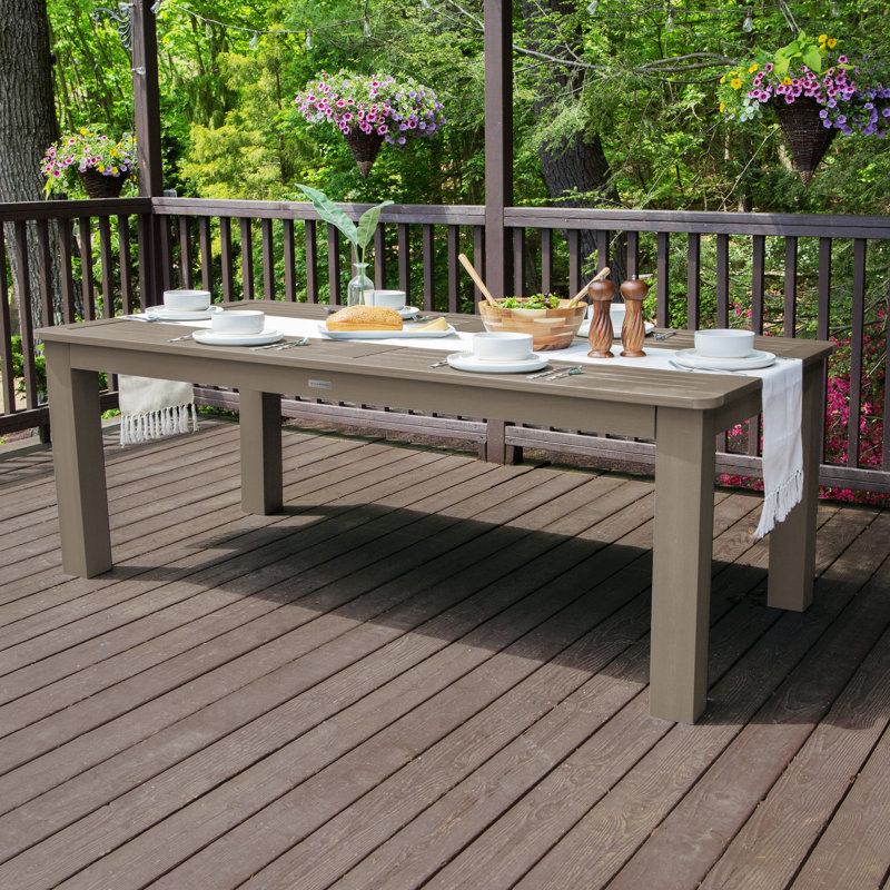 Table de salle à manger en plastique Highsmith, H 30 po x l 42 po x P 84 po, Brun terrain boisé