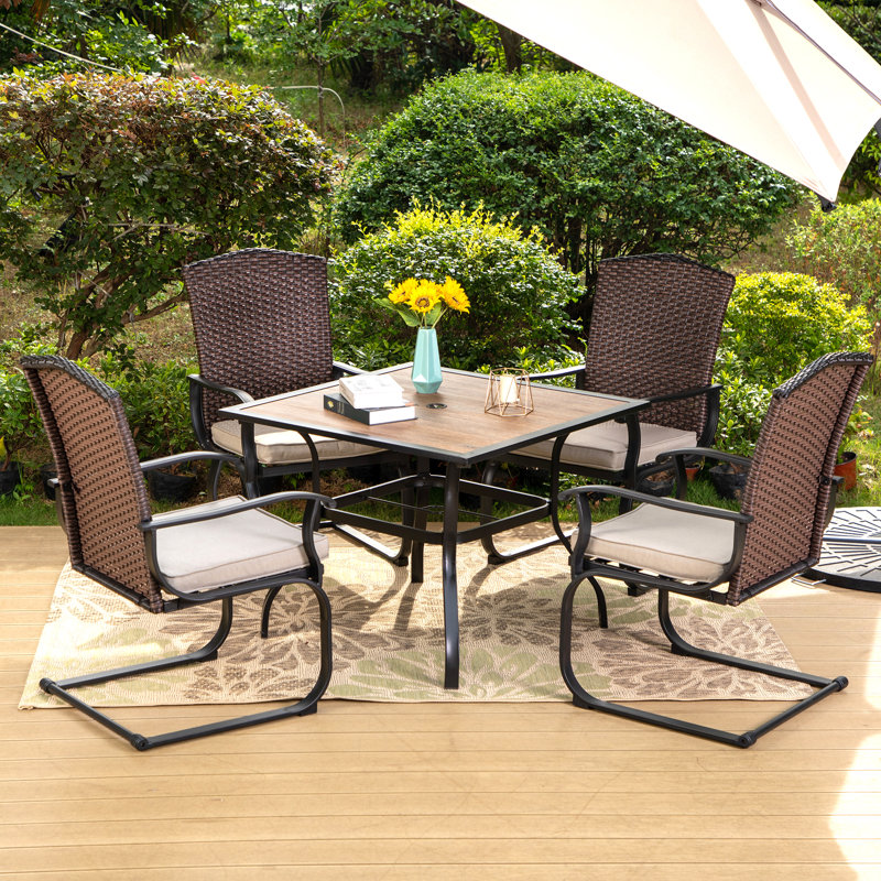 Ensemble repas de patio 5 pièces avec coussins Bavan