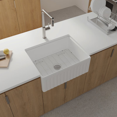 Farmhouse Kitchen Sink With Grid And Strainer