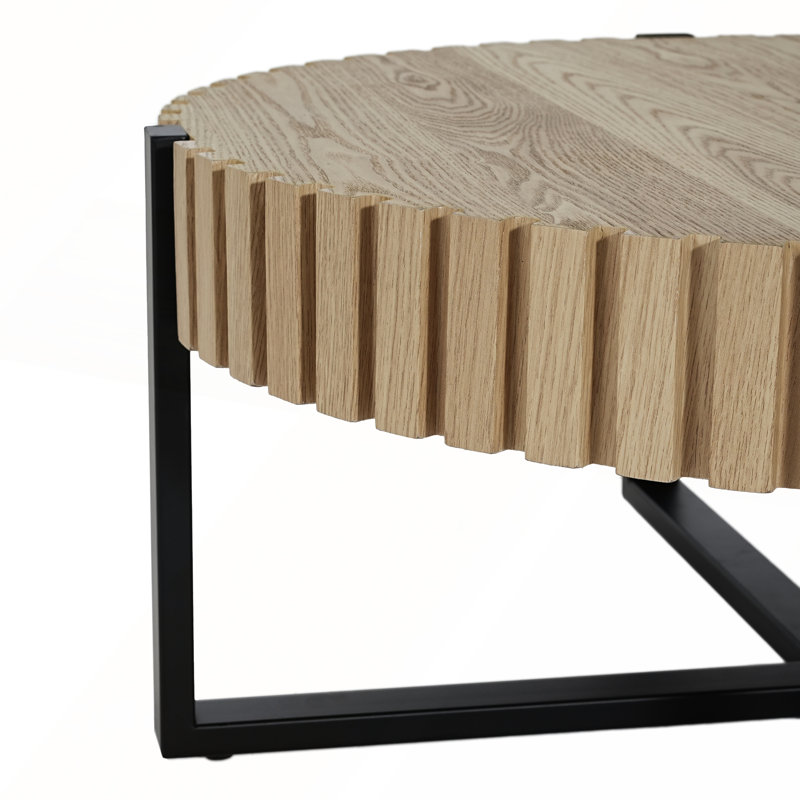 Table basse ronde fabriquée à la main avec motifs en forme de tambour et base en métal croisée pour les espaces de vie modernes