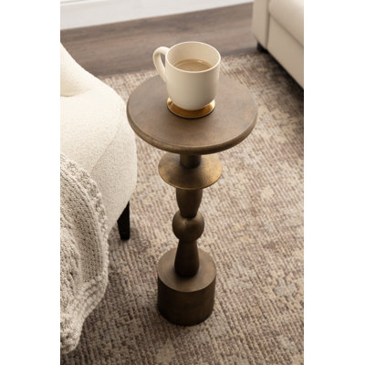 Table basse ronde moderne en métal Avenal pour salon