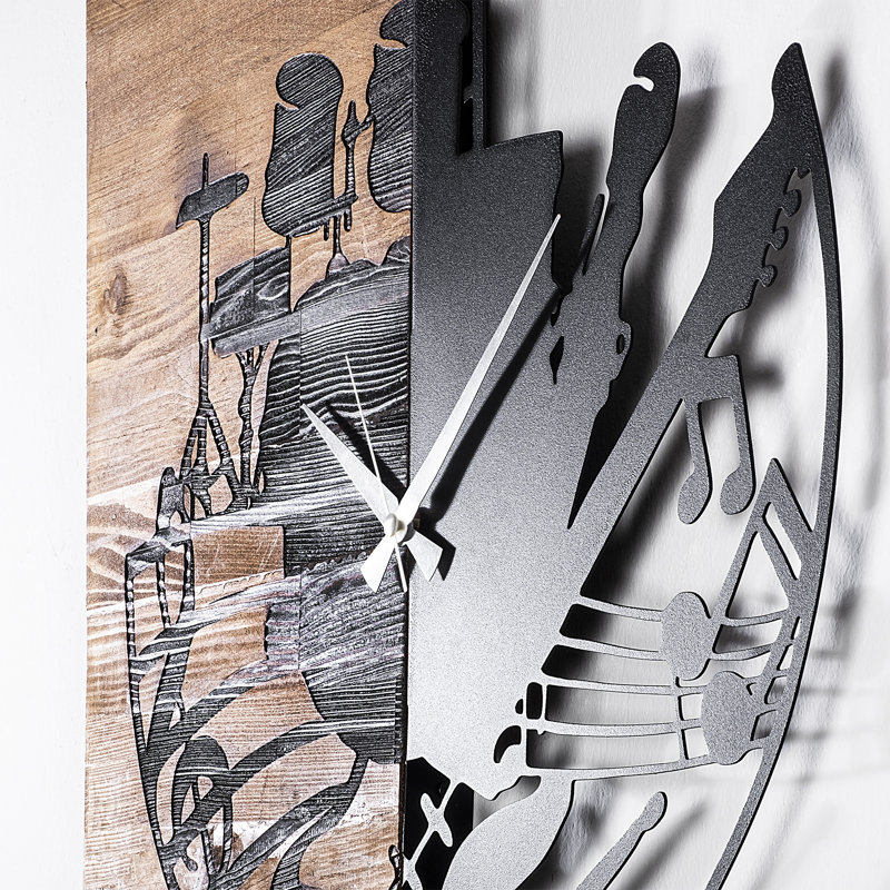 Horloge murale élégante en bois 23,6 po x 1,2 po x 22,8 po | 100% bois véritable et métal, mécanisme silencieux | Design unique en noyer et noir, parfait pour la décoration intérieure, ajoutant du charme aux espaces de salon et de bureau