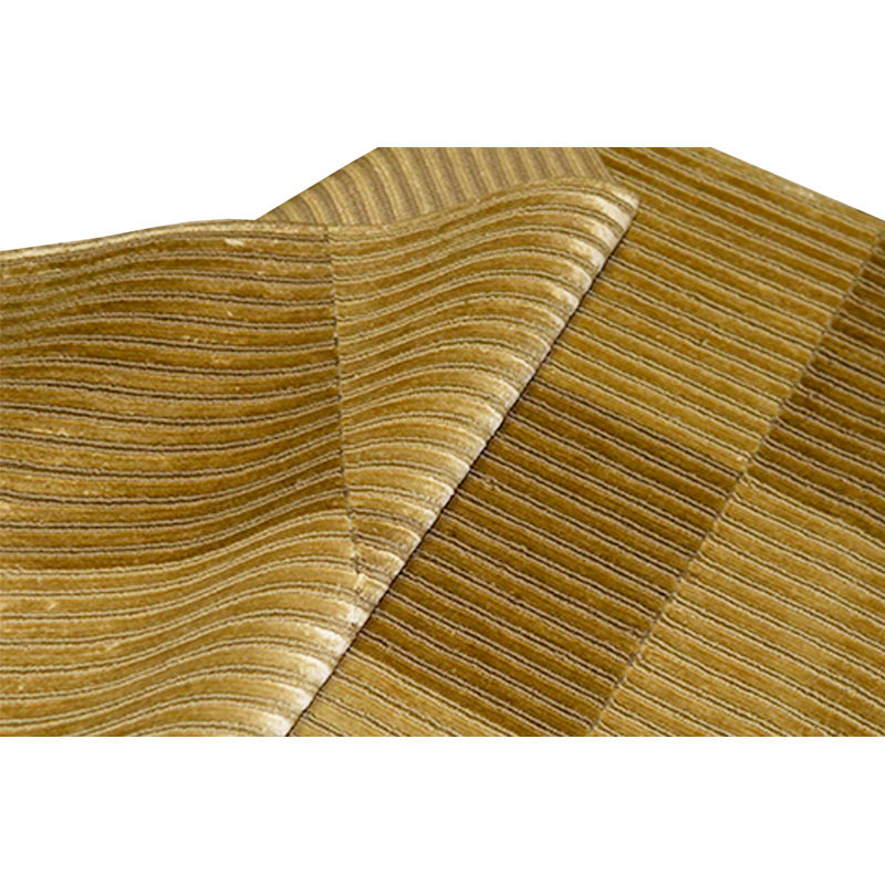 Himalayan Wool Checkered Area Rug in Brown
