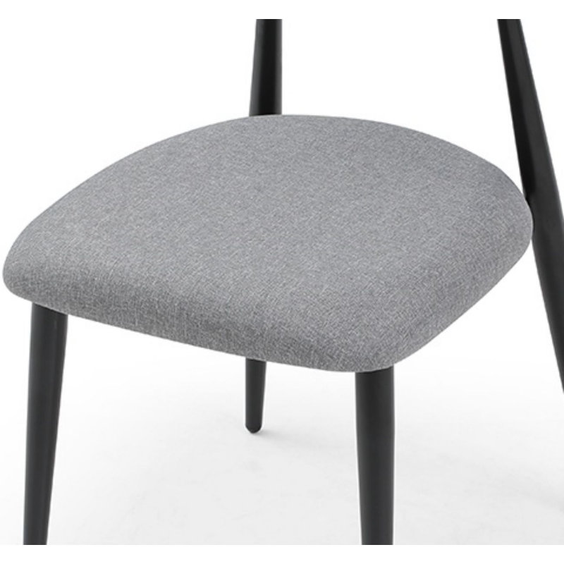 Chaise Ibe, Gris