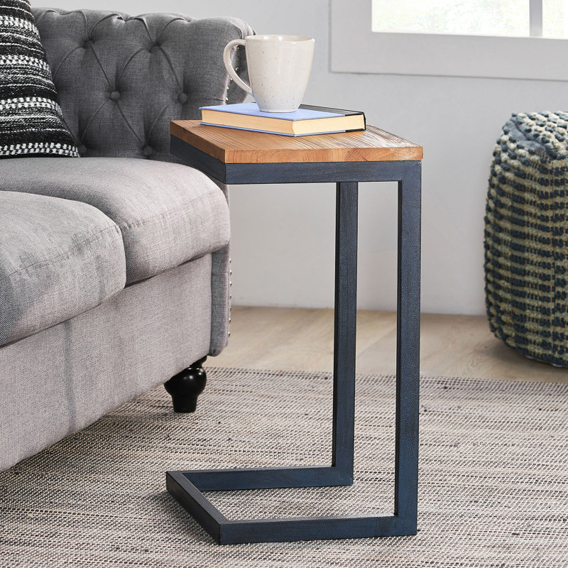 Table d'appoint moyenne, H 22,25 po x l 15,5 po x P 11,25 po