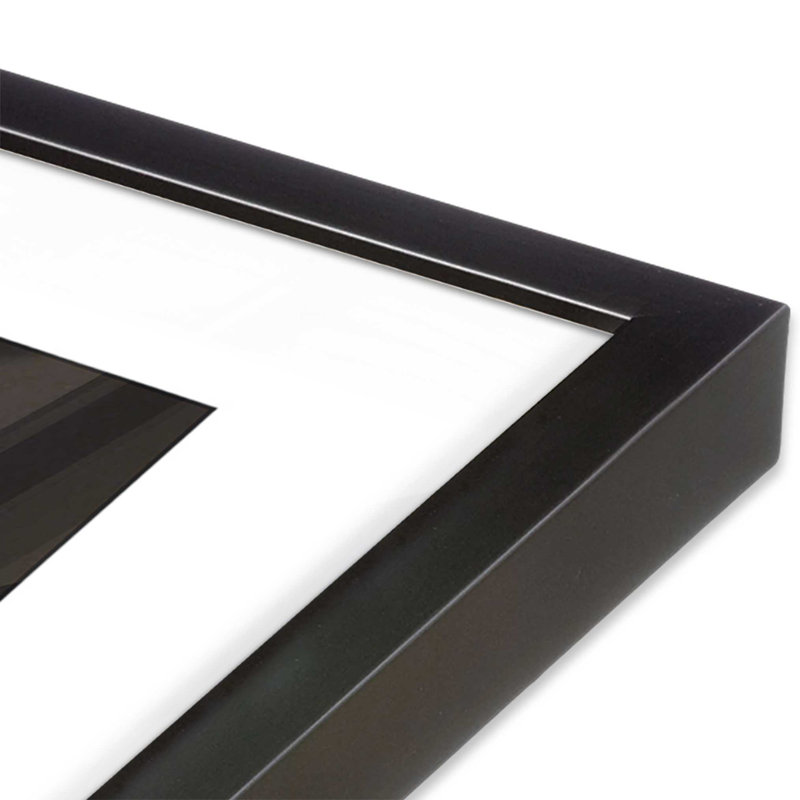 Fenêtre sur la mer, Cadre simple en zinc patiné, H 15,25 po x l 12,25 po x P 1,25 po