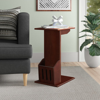Grande table de bout en C 24 po avec porte-revues Edwin