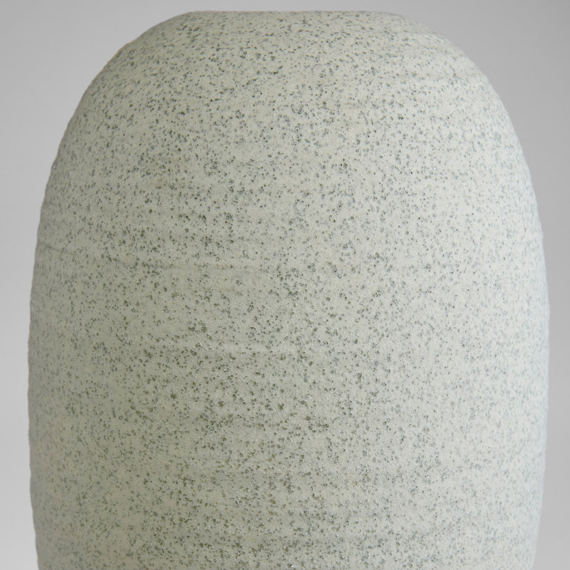 Vase de table en céramique Perennial, H 16,5 po x l 8,75 po x P 8,75 po, Céladon