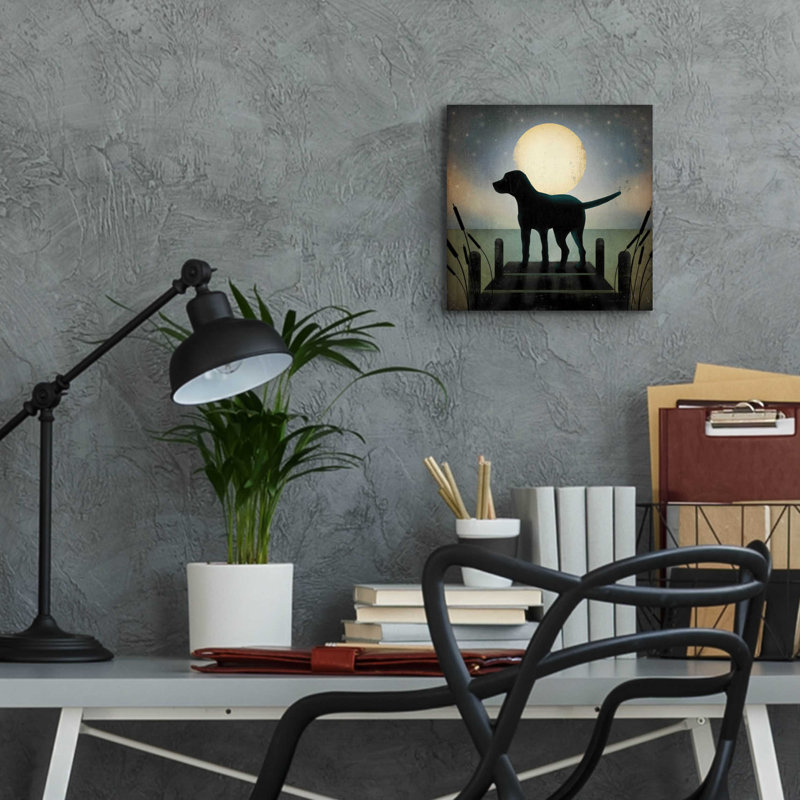 «Moonrise Black Dog» par Ryan Fowler, H 12 po x l 12 po x P 0,13 po