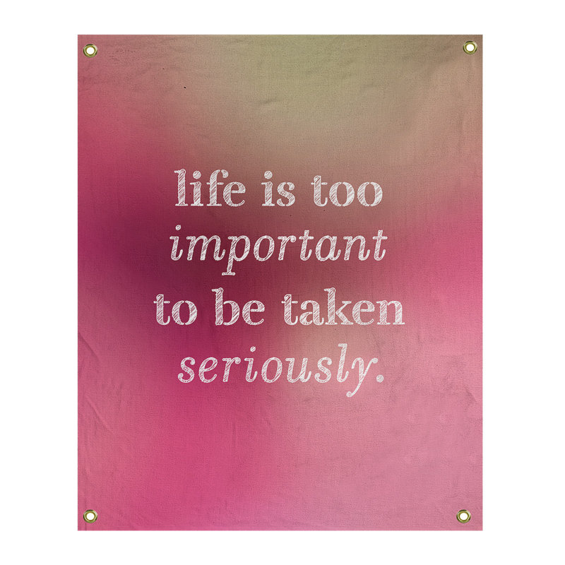 Tapisserie de levity et citation en polyester, H 80 po x l 59 po, Lueur rose