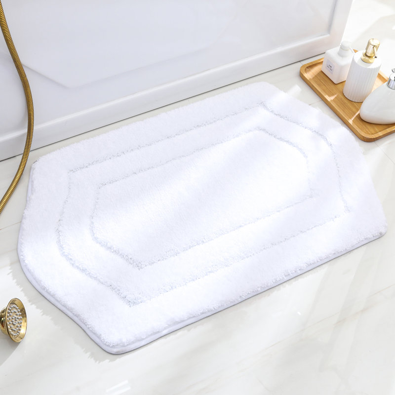 Tapis pour salle de bain Shilynn, Blanc, L 20 po x L 32 po