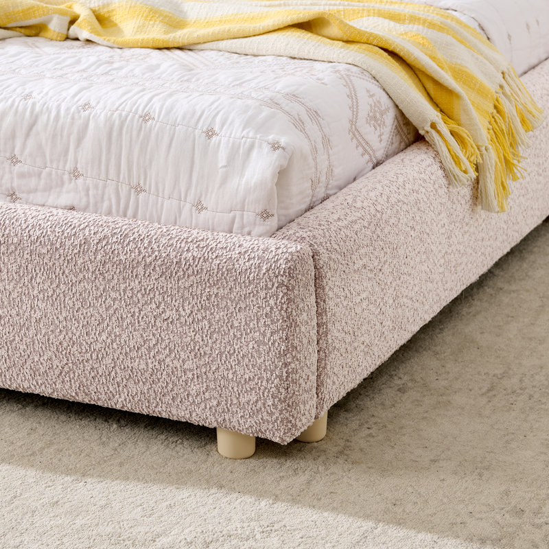 Spacieux lits pour très grand lit en MDF avec un style minimaliste moderne pour la maison