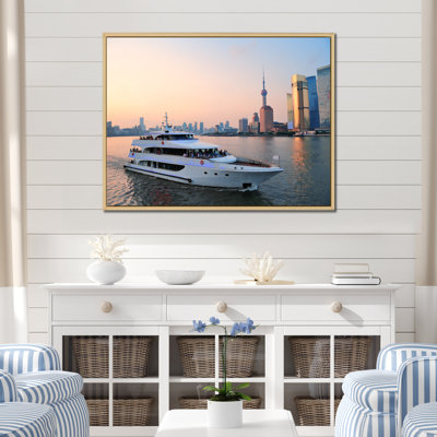 " Yacht In Shanghai Bay "
