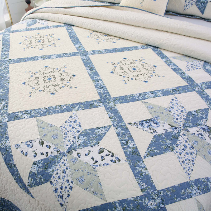 Cream/White Cotton Quilt, Twin