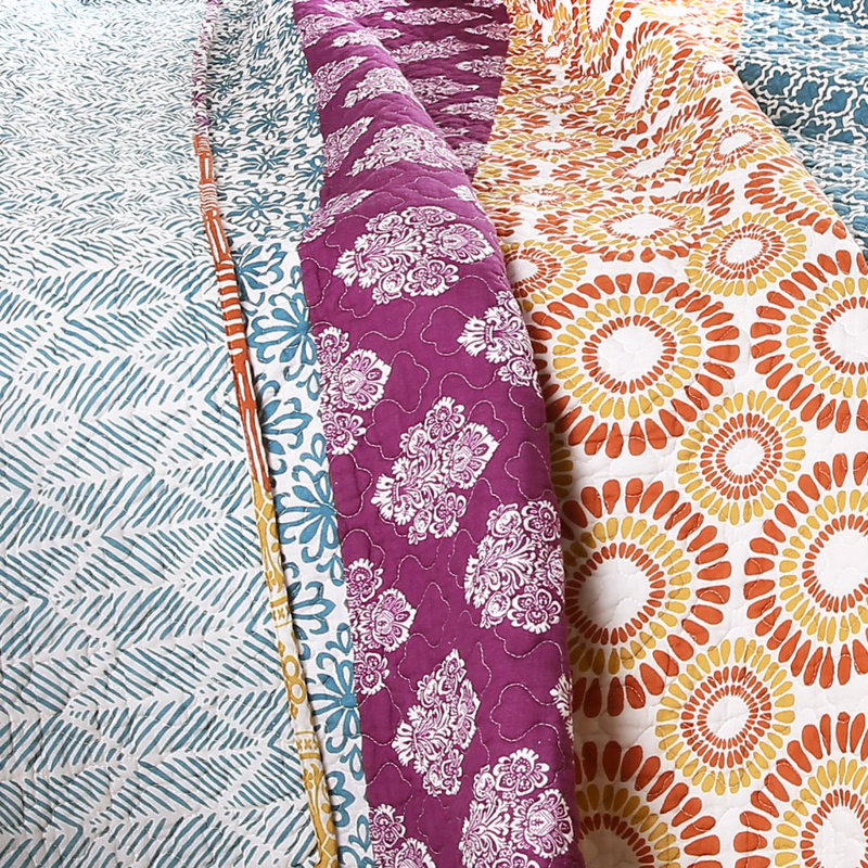 Bohemian 100% Cotton Reversible 3-Piece Quilt Set, King Quilt + 2 King Shams, Fuchsia Geometric