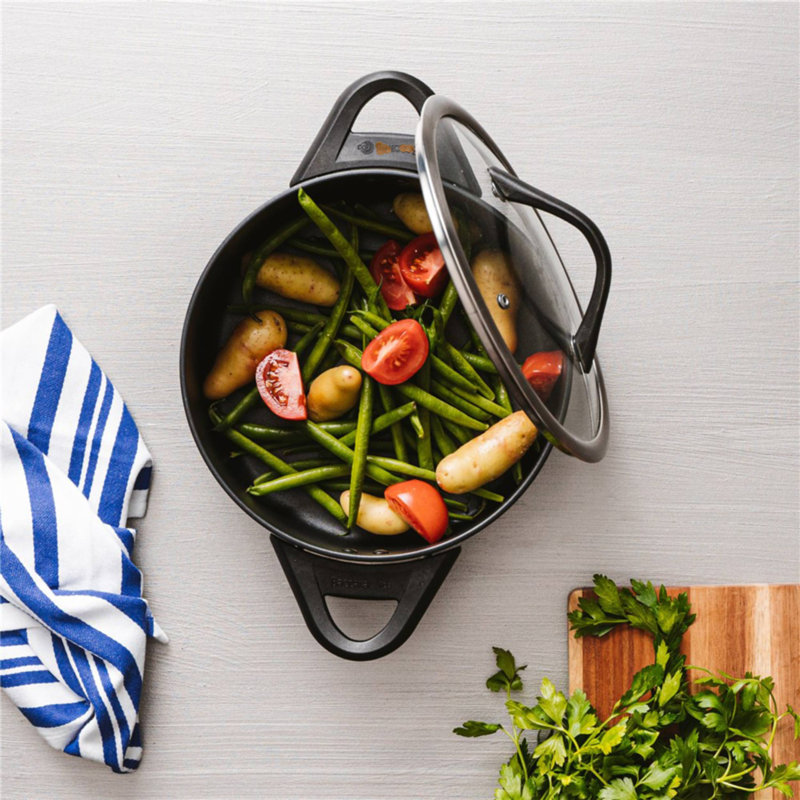 Cuisine : : Cocotte Pro® iD3® avec couvercle de 9,5 po