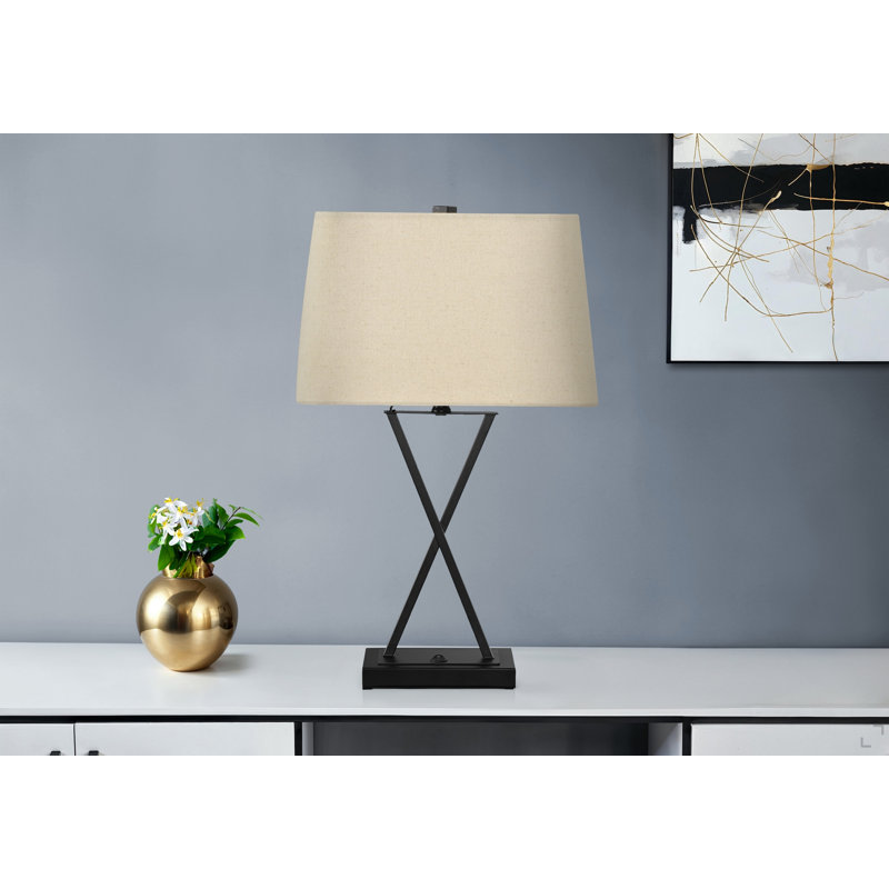 Lighting, h 25 po, lampe de table, port USB inclus, métal noir, abat-jour beige, transitionnel