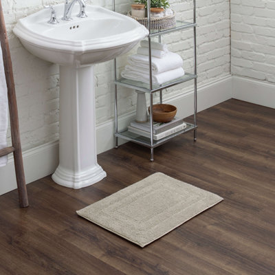 Kail Plush Stain/Fade Resistant Machine Washable Bath Mat