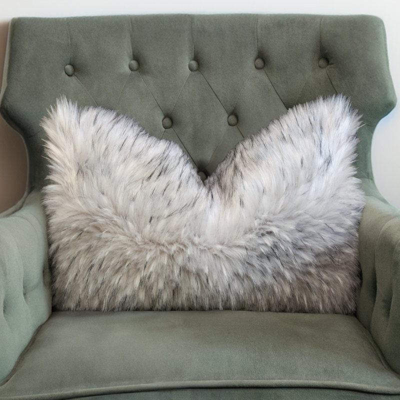 Ensemble de coussins décoratifs en fausse fourrure de couleur loup moucheté Thomas Collection®, Rectangle H 12 po x l 20 po