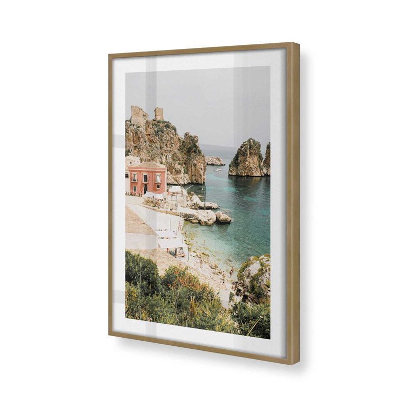 Imprimé de bord de mer côtier, Cadre simple brossé doré, H 25,25 po x l 19,25 po x P 1,25 po