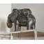 Bébé moine sur éléphant