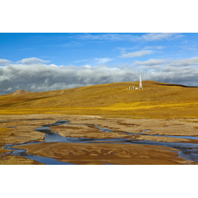 Telecommunications Tower on the Hill by Loonger