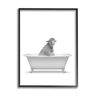 «Farmhouse Sheep In Bathaign On Wood» par Annalisa Latella, impression