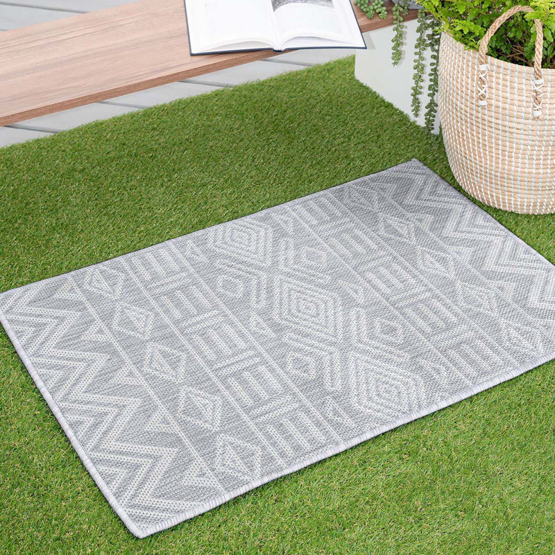 Urbank Indoor / Outdoor Rug, Rectangle 2' x 3'