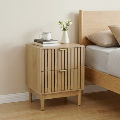 Table de chevet en chêne de style Mid-Modern avec grille et deux tiroirs. Convient aux chambres à coucher, aux couloirs et aux salons. Table d'appoint en bois, ensemble de deux pièces 17,72 po x 15,35 po x 22,34 po