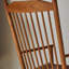 Chaise berçante en bois massif