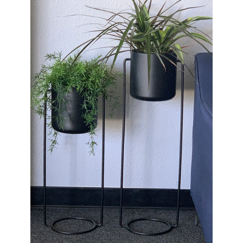 Mayvale Handmade Metal Pot Planter, Black