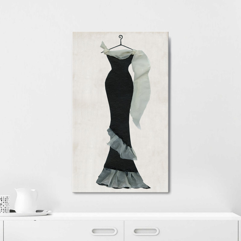 "Black Gown and Tulle II" par Tava Studios, reproduction sur toile, H 48 po x l 28 po x P 1,5 po