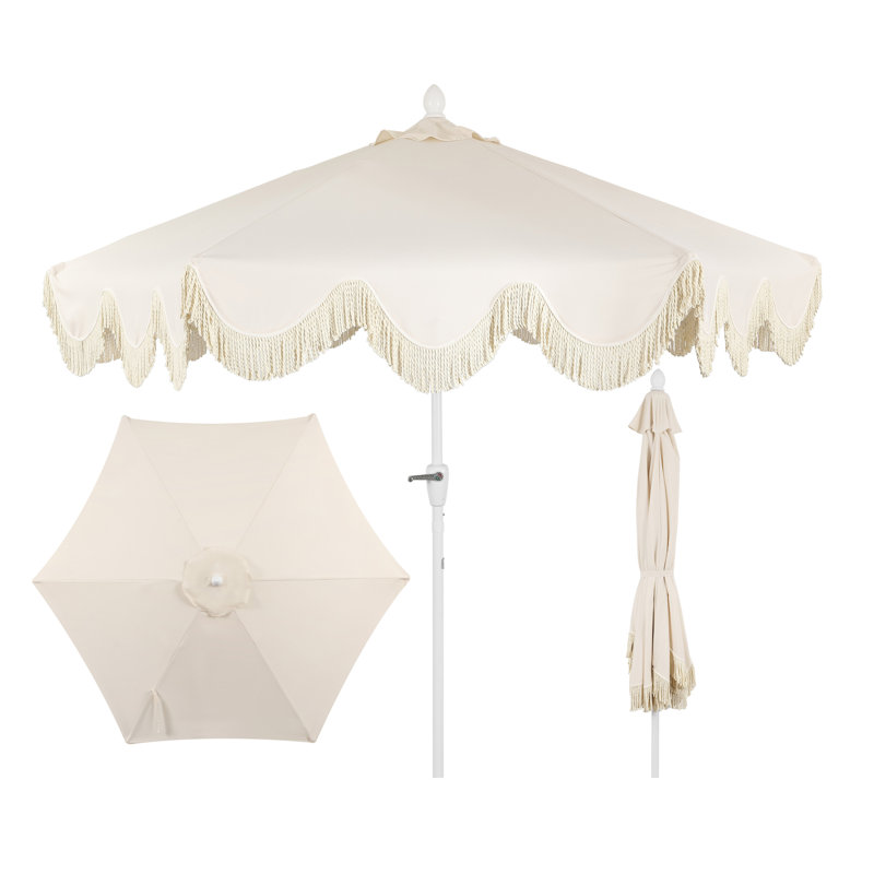 Parasol d'extérieur à frange bohémienne 9 pi avec manivelle et inclinaison Collins, auvent crème résistant aux UV, mât blanc