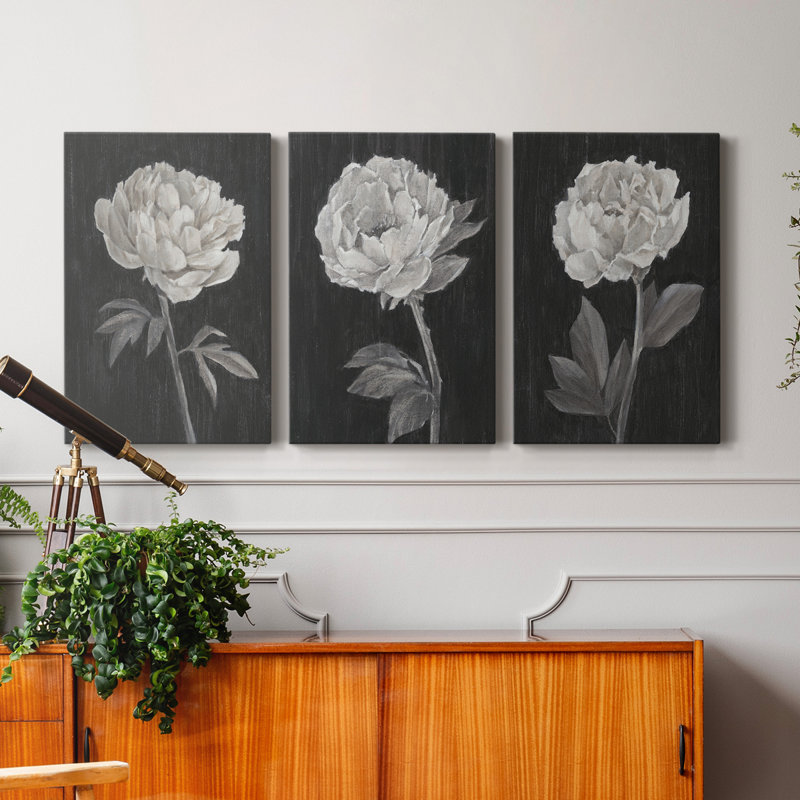 «Black and White Flowers I», ensemble de 3 impressions sur toile tendue, H 48 po x l 96 po x P 1 po