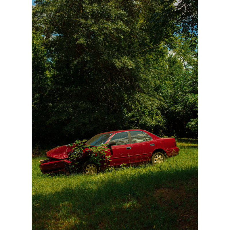  «Parked Bloom», art mural par Sydney A. Foster | Photographie de voiture rouge Bright City Macon 2019, 20" H x 16" W, Argent