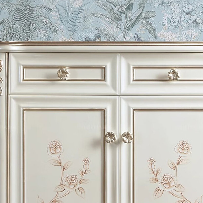 Armoire à chaussures sculptée de style français