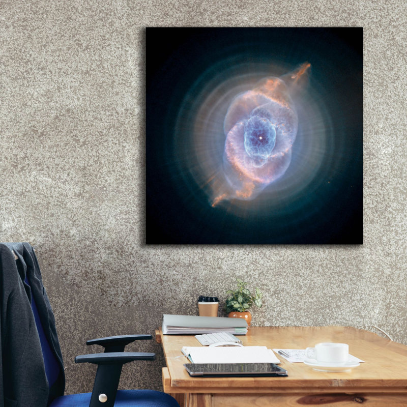 Art mural sur toile Epic Graffiti «Cat's Eye Nebula» par la NASA Hubble Space Telescope, 37 po x 37 po, H 37 po x l 37 po