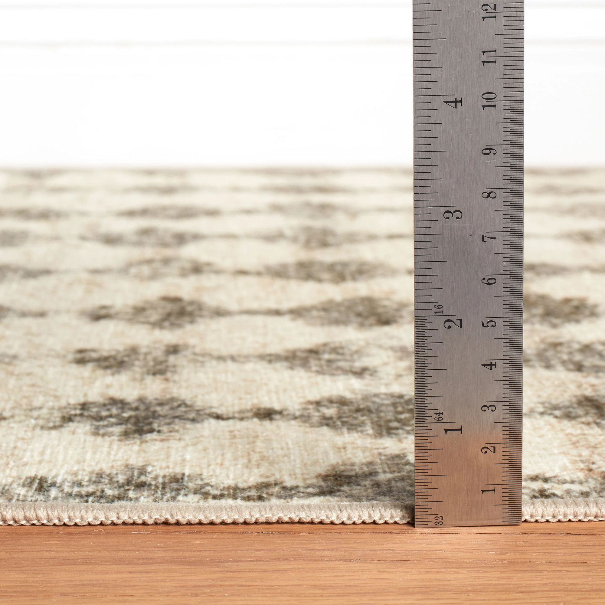 Izzy Grey Machine Washable Rug, Rectangle 4' x 6'