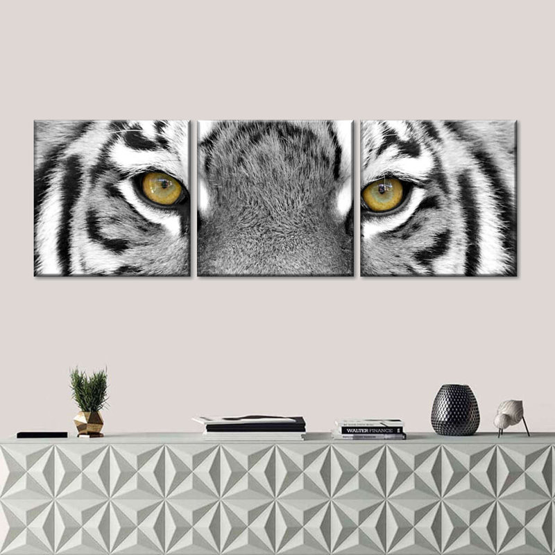 «White Tiger Eyes», impression panoramique sur toile tendue 3 pièces, H 18 po x l 57 po x P 1,25 po