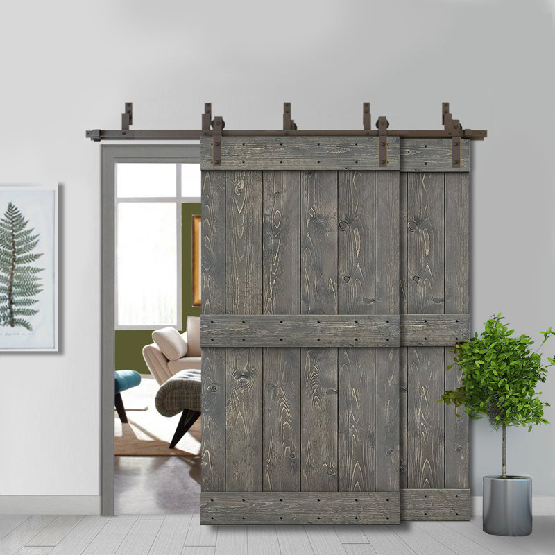 Porte de grange double à panneaux en bois teinté à panneau Mid-Bar, 64 po x 84 po, Gris patiné