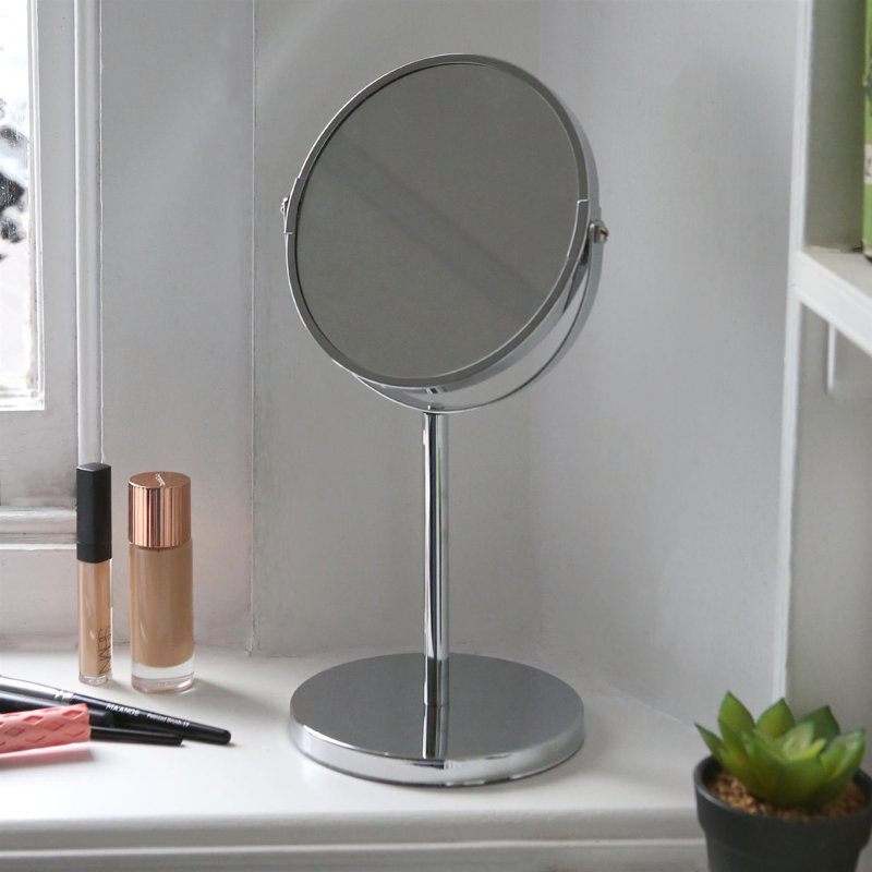Harbour Housewares - Magnifying Pedestal Mirror, Chrome