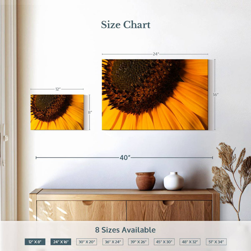 Harnek Magnified Sunflower, 16" H x 24" W